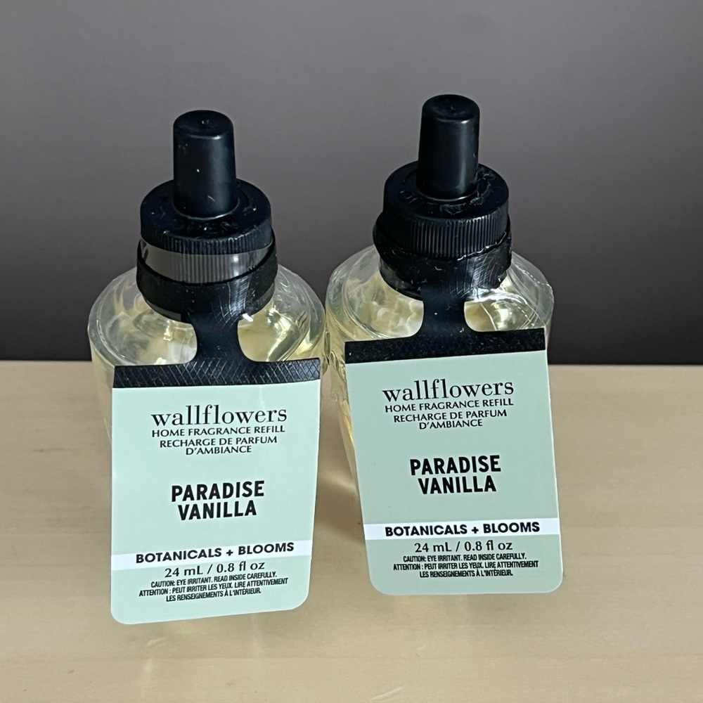 New Two White Barn Bath Body Works Paradise Vanilla Wallflowers Refills
